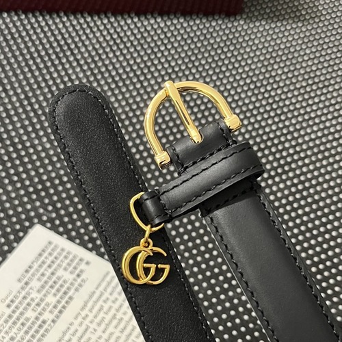 Gucci 구찌 인터로킹 G 참 장식 레더 벨트 35mm