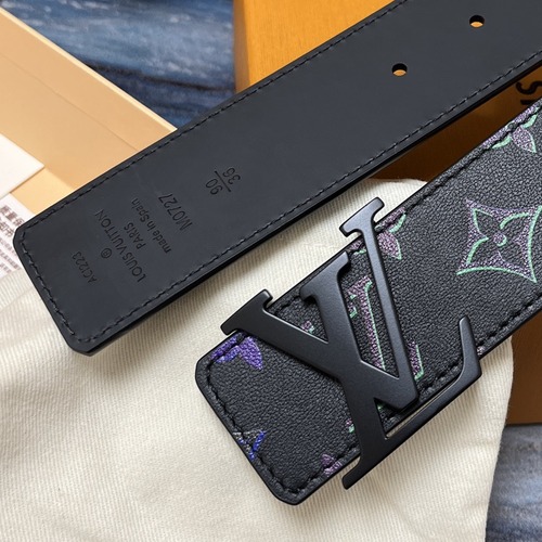 Louis Vuitton 루이비통 LV 이니셜 40mm 벨트 – 모노그램 멀티컬러 이클립스