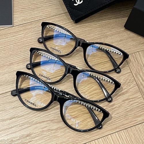 CHANEL 샤넬 캣아이 블랙 프레임 안경