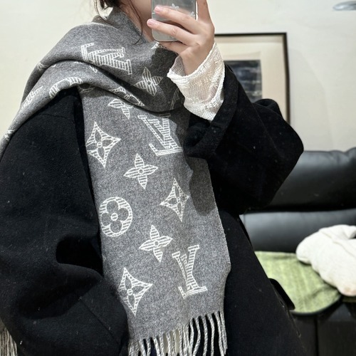 LOUIS VUITTON 루이비통 Essential Shine 머플러